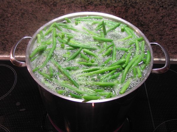 Blanching in Retort Processing: Techniques and Benefits for Superior Food Preservation